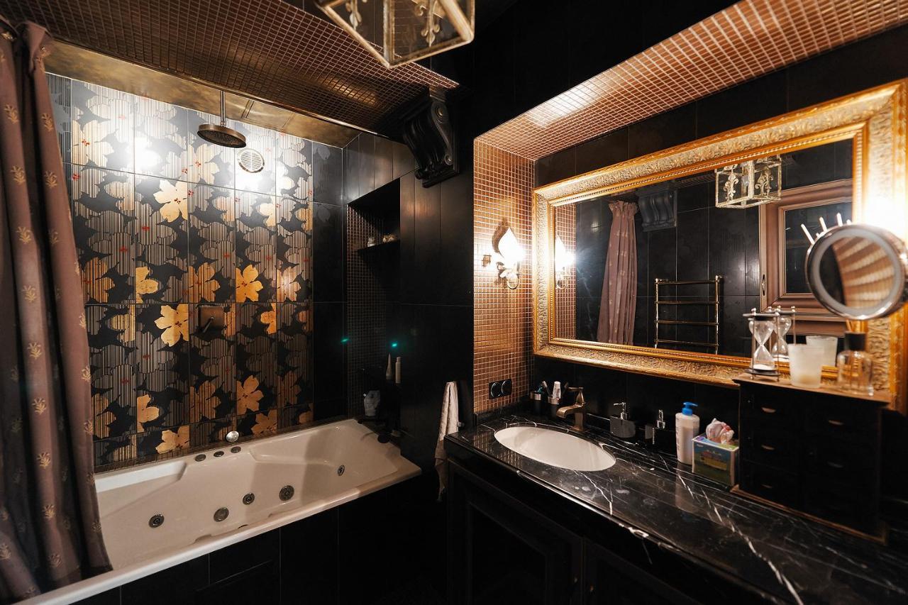So Fashionable Apartment In The Heart Of Minsk Eksteriør billede