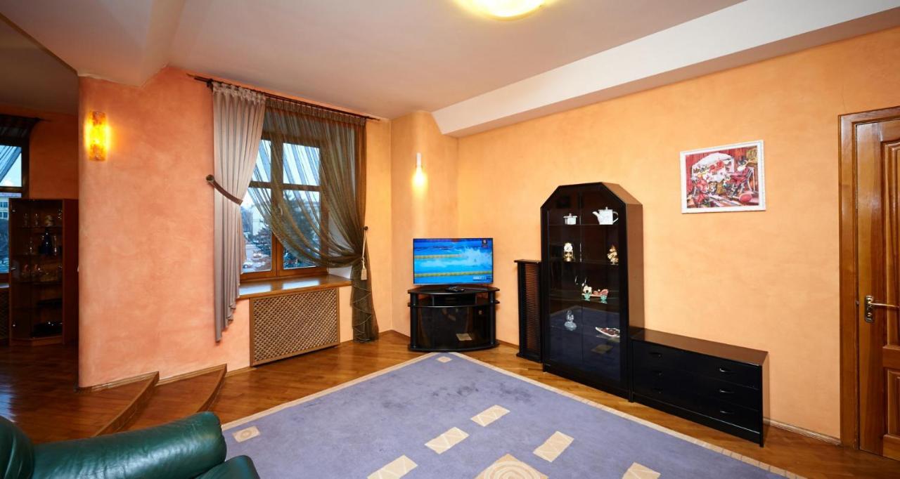 So Fashionable Apartment In The Heart Of Minsk Eksteriør billede