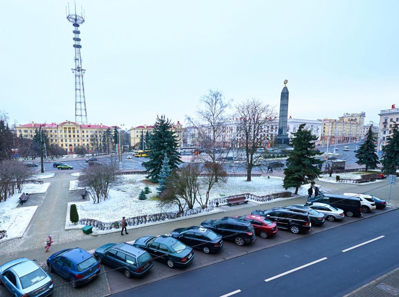 So Fashionable Apartment In The Heart Of Minsk Eksteriør billede