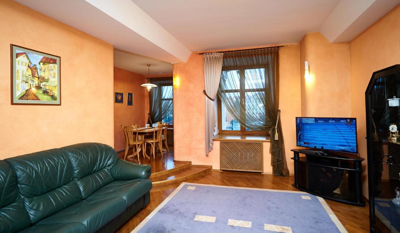 So Fashionable Apartment In The Heart Of Minsk Eksteriør billede